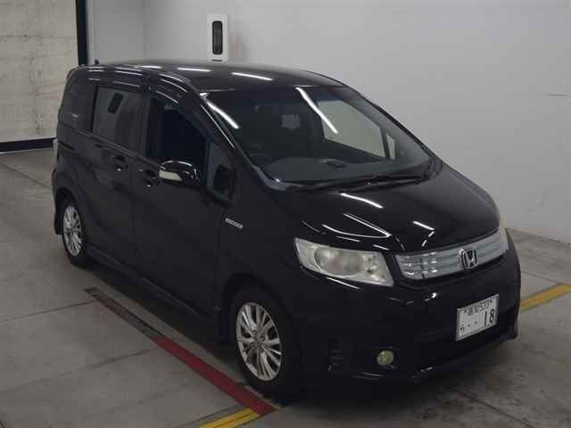 70005 Honda Freed spike GP3 2012 г. (MIRIVE Osaka)